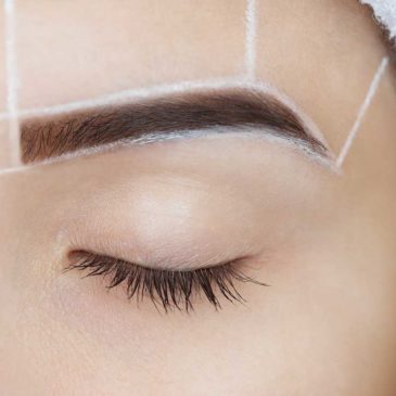 Clínica de Belleza de Delineado de Cejas y Labios